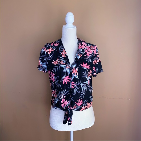 SOLD | H&M | Flower Crop Top - Picture 1 of 6
